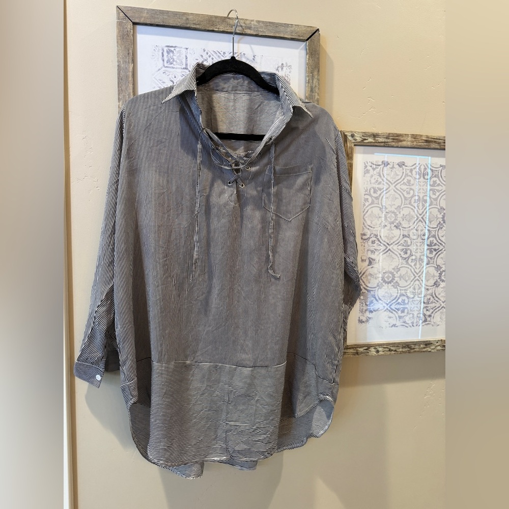 Women’s Black & striped swim cover up